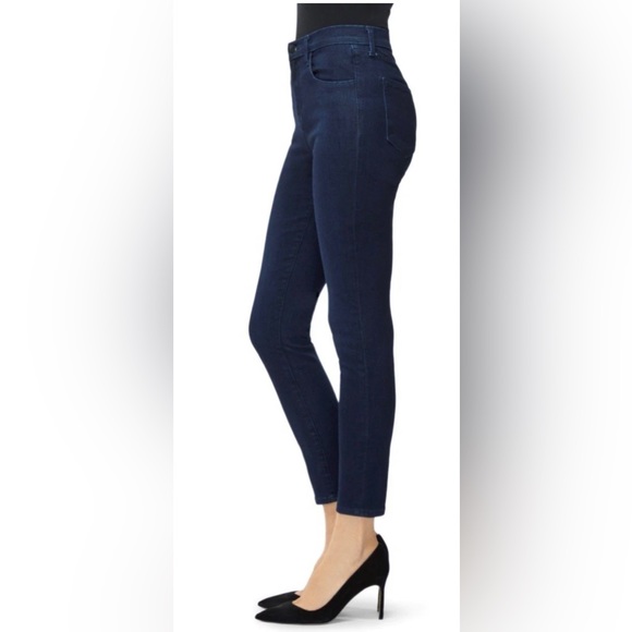 An ultimate dressy Jean - the Maria, Paige denim - Picture 1 of 7